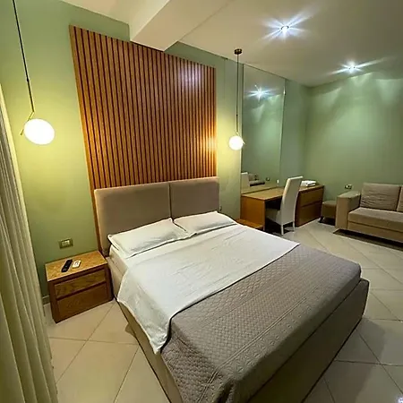 Kaloshi Hotell