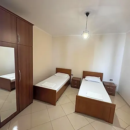 Hotell Kaloshi 4*