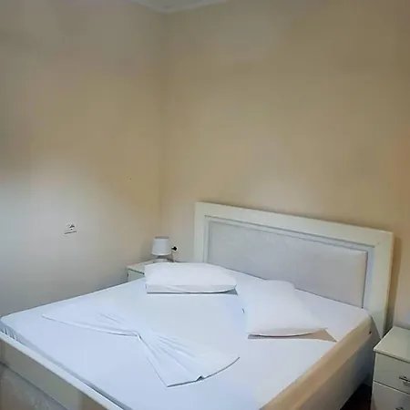 Kaloshi Hotell 4*