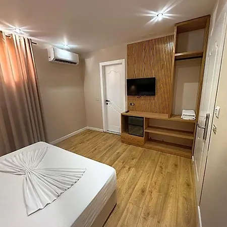Kaloshi Hotell Tirana