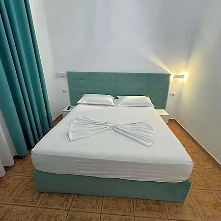 Kaloshi Hotell