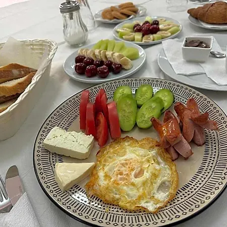 Kaloshi 4* Tirana